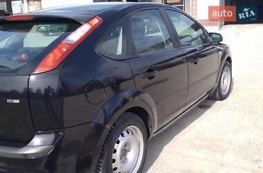 Хэтчбек Ford Focus 2005 в 
