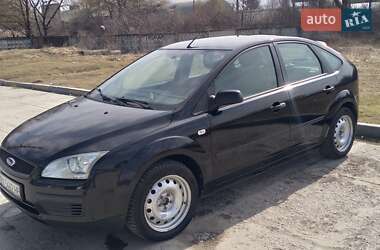 Хэтчбек Ford Focus 2005 в 