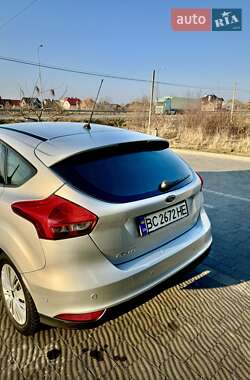 Хэтчбек Ford Focus 2015 в 