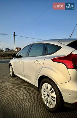 Хэтчбек Ford Focus 2015 в 