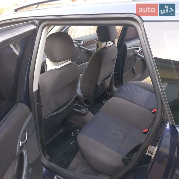 Універсал Ford Focus 2001 в Новоселиці