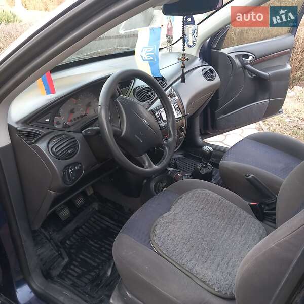 Універсал Ford Focus 2001 в Новоселиці