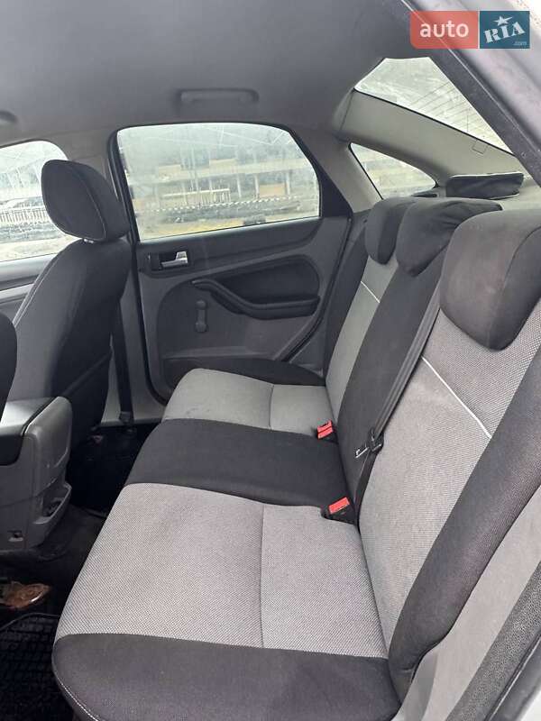 Седан Ford Focus 2010 в Львове