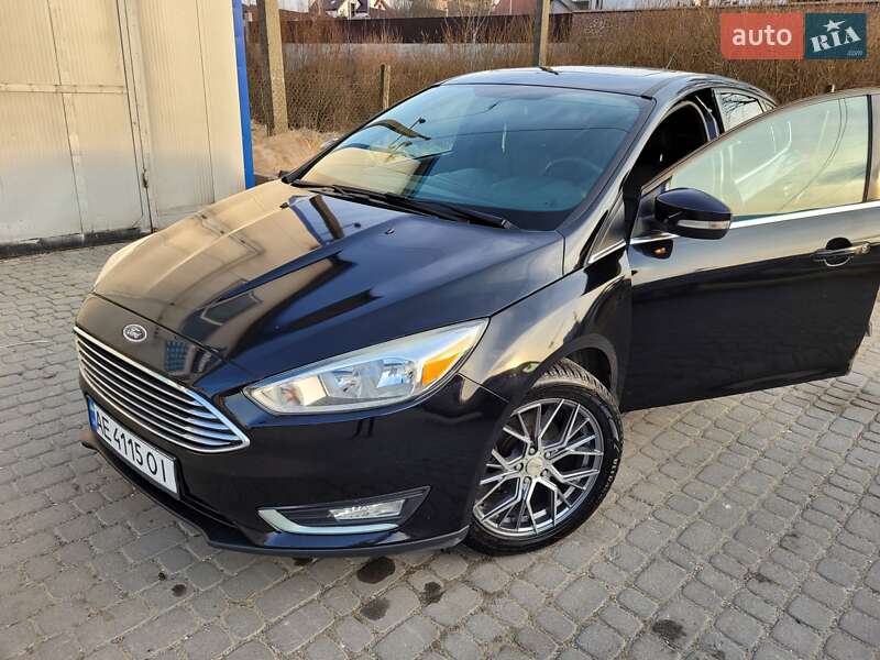 Хэтчбек Ford Focus 2016 в 