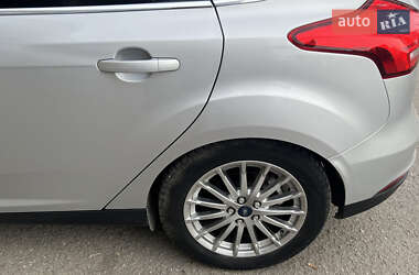 Хэтчбек Ford Focus 2018 в 
