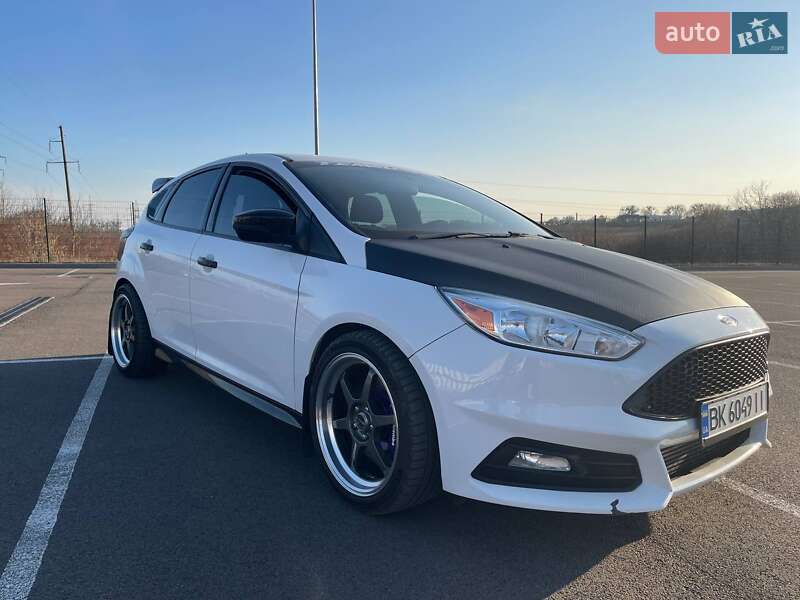 Хэтчбек Ford Focus 2016 в Ровно фото 4 Хэтчбек Ford Focus 2016 в Ровно