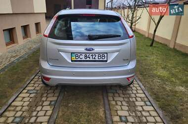 Хэтчбек Ford Focus 2011 в 
