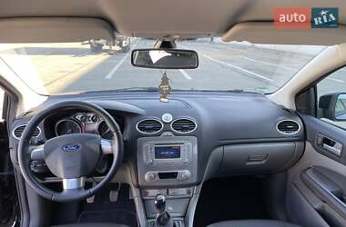 Хэтчбек Ford Focus 2010 в 