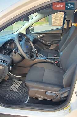 Хэтчбек Ford Focus 2015 в 