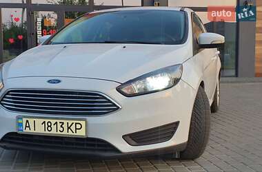 Хэтчбек Ford Focus 2015 в 