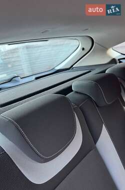 Хэтчбек Ford Focus 2013 в 