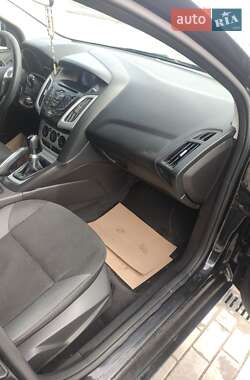 Хэтчбек Ford Focus 2013 в 