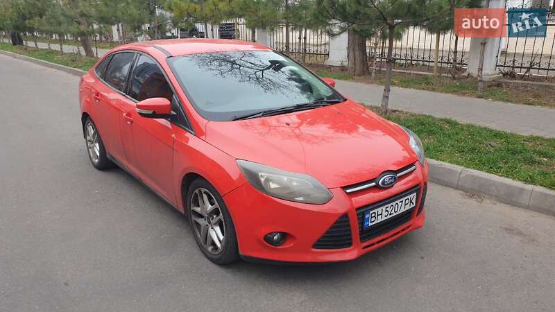 Седан Ford Focus 2014 в 