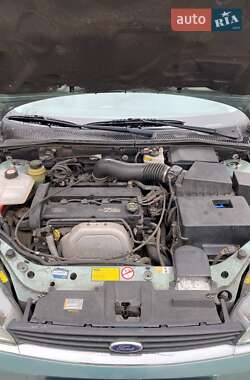 Хэтчбек Ford Focus 1998 в 
