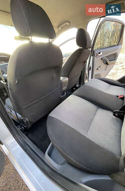 Седан Ford Focus 2011 в 