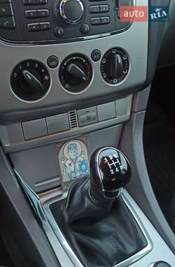 Хэтчбек Ford Focus 2011 в 