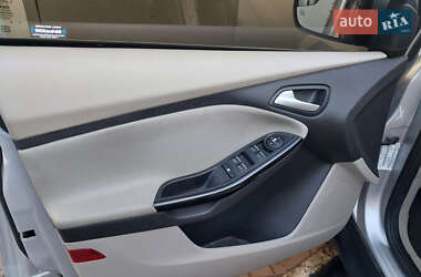 Хэтчбек Ford Focus 2013 в 