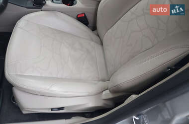 Хэтчбек Ford Focus 2013 в 