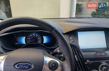 Хэтчбек Ford Focus 2013 в 
