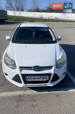 Хэтчбек Ford Focus 2013 в 
