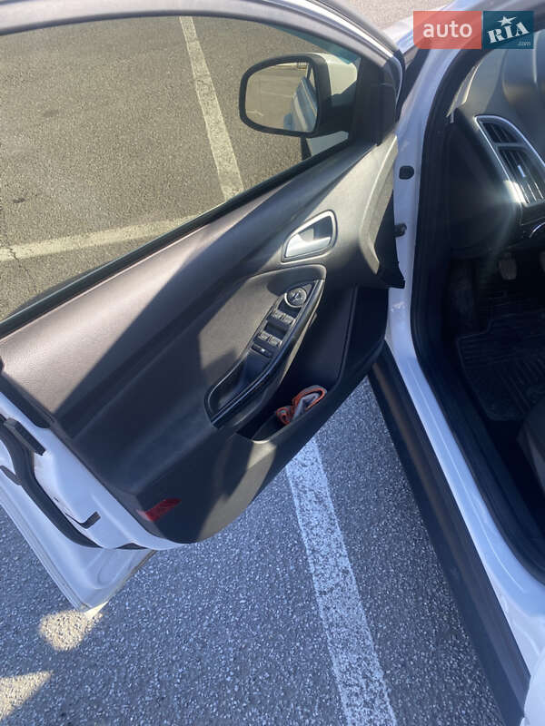 Хэтчбек Ford Focus 2013 в Ужгороде фото 14 Хэтчбек Ford Focus 2013 в Ужгороде