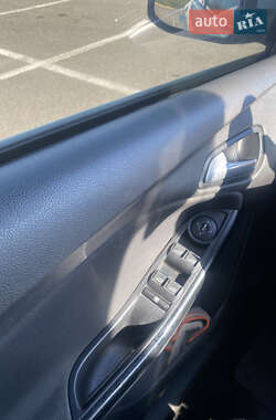 Хэтчбек Ford Focus 2013 в 