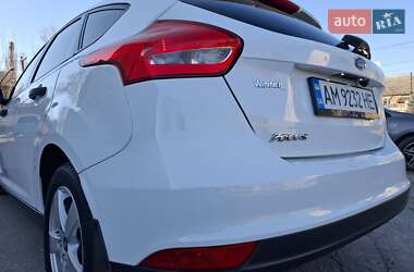 Хэтчбек Ford Focus 2015 в 