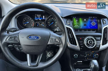 Хэтчбек Ford Focus 2015 в 