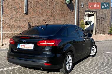 Седан Ford Focus 2015 в 