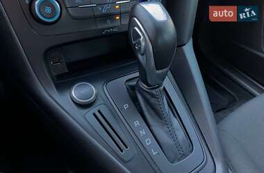 Седан Ford Focus 2015 в 