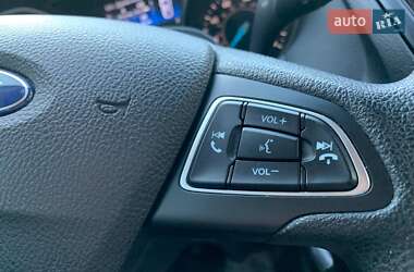 Седан Ford Focus 2015 в 