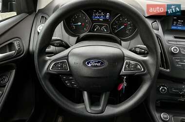 Седан Ford Focus 2015 в 