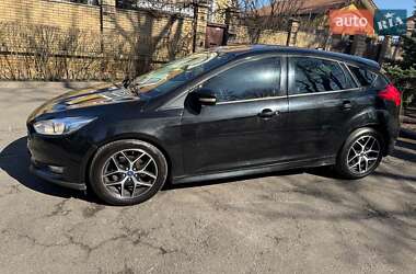 Хэтчбек Ford Focus 2015 в 