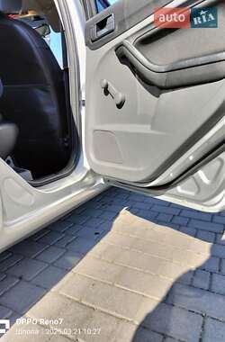 Хэтчбек Ford Focus 2011 в 
