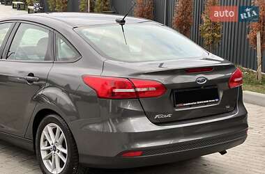 Седан Ford Focus 2015 в 
