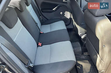 Хэтчбек Ford Focus 2010 в 