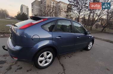 Хэтчбек Ford Focus 2005 в 