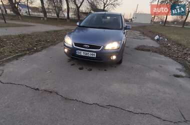 Хэтчбек Ford Focus 2005 в 