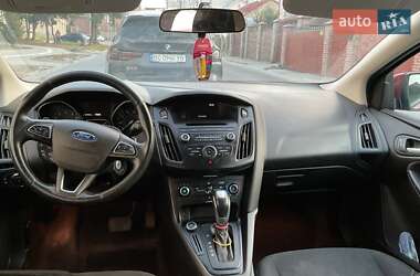 Хэтчбек Ford Focus 2014 в 