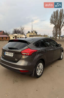 Хетчбек Ford Focus 2016 в 