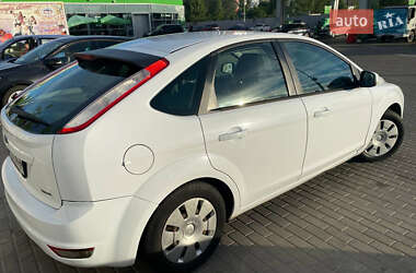 Хэтчбек Ford Focus 2011 в 