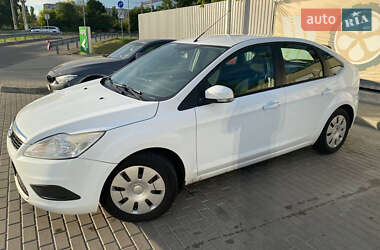 Хэтчбек Ford Focus 2011 в 