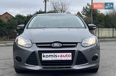 Хэтчбек Ford Focus 2012 в 