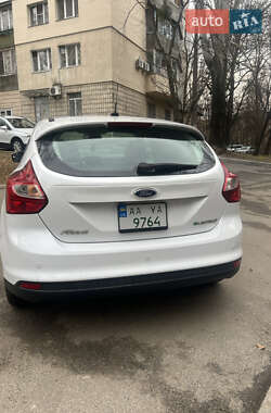 Хэтчбек Ford Focus 2014 в 