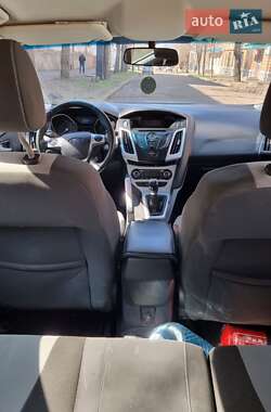 Хэтчбек Ford Focus 2013 в 