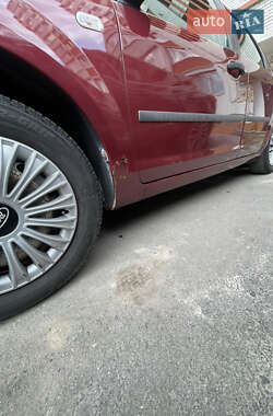 Седан Ford Focus 2005 в 