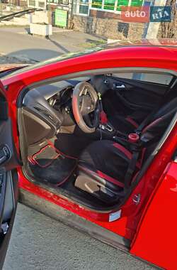 Хэтчбек Ford Focus 2016 в Киеве