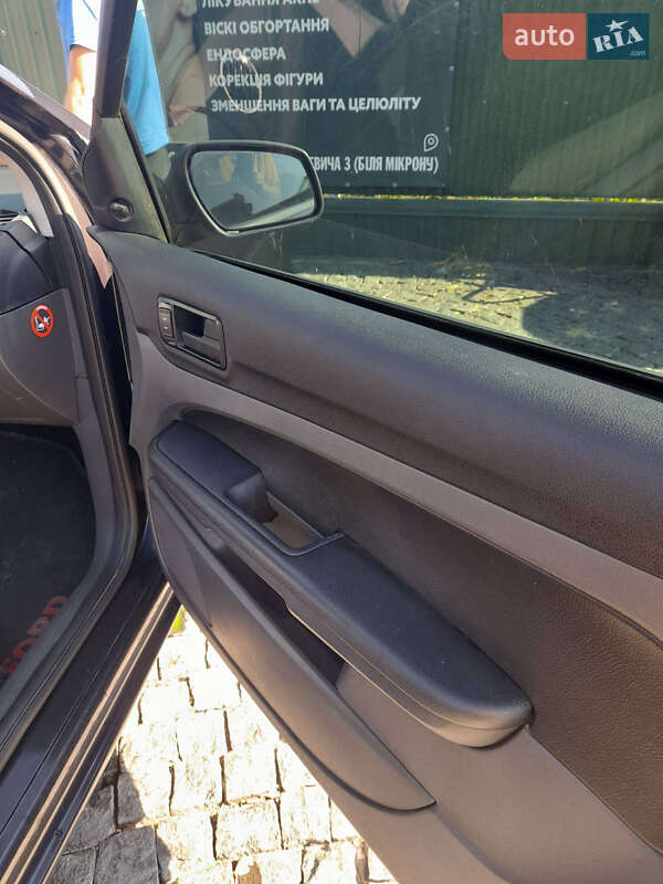 Хетчбек Ford Focus 2007 в Золочеві