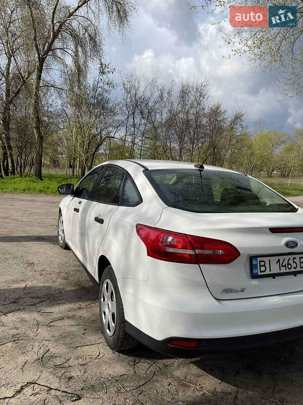 Седан Ford Focus 2015 в Горишних Плавнях
