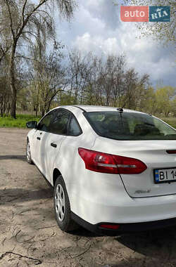 Седан Ford Focus 2015 в 